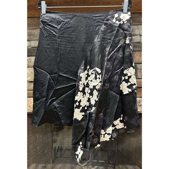 Alexander McQueen Dresses & Skirts - Women’s McQ Alexander McQueen Silk Black Floral Skirt Size 42 US 6 NWT